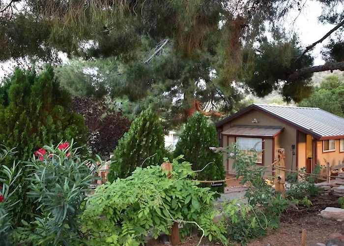 Dragonfly Cottage Private Standalone Garden Gem